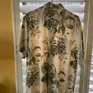 Tommy Bahama Mens Hawaiian print short-sleeved button down shirt Size M